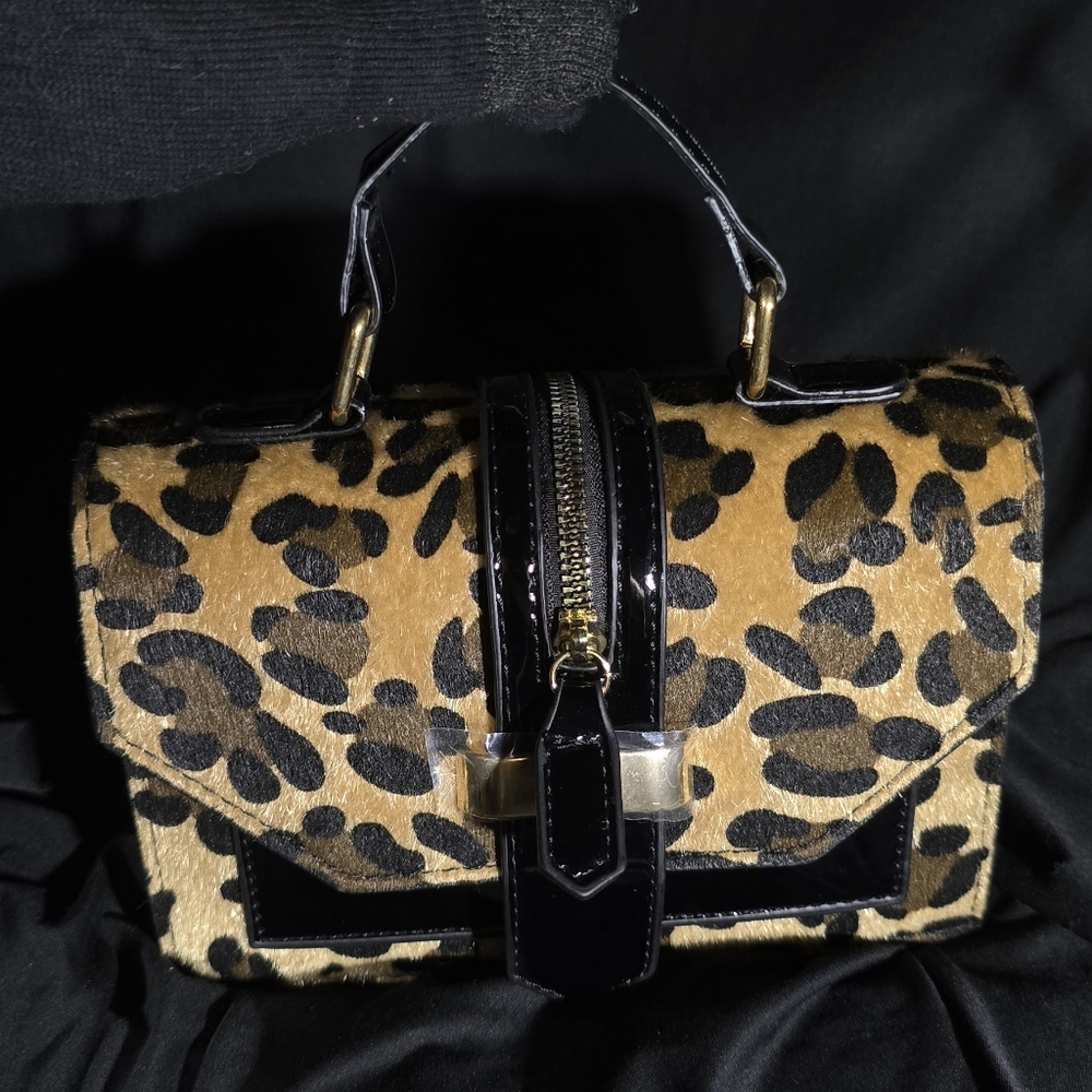 Leopard Print Handbag - Picture 3 of 16